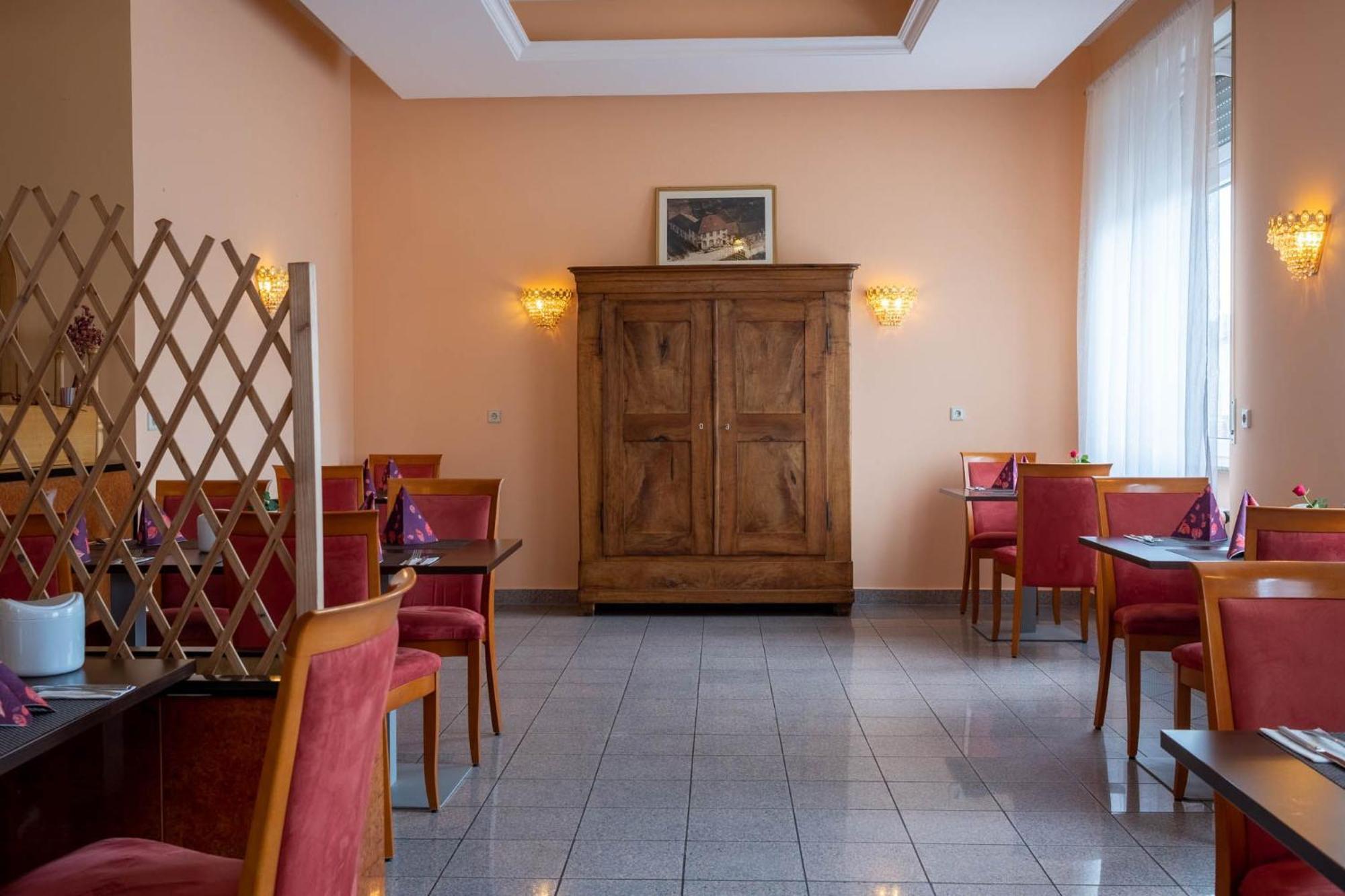 Kraichtaler Hof Hotell Exteriör bild